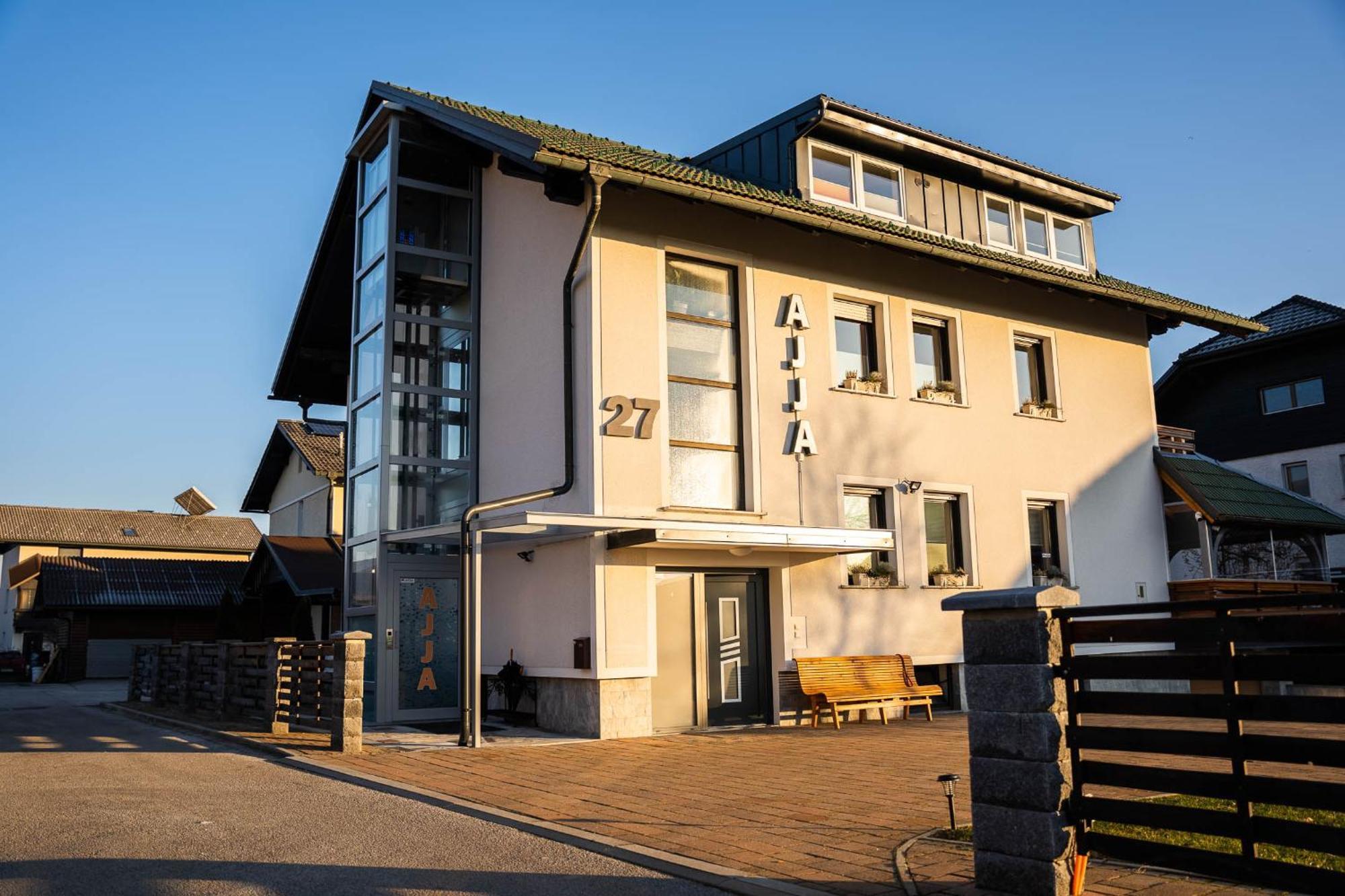 Apartma Ajja Šenčur المظهر الخارجي الصورة